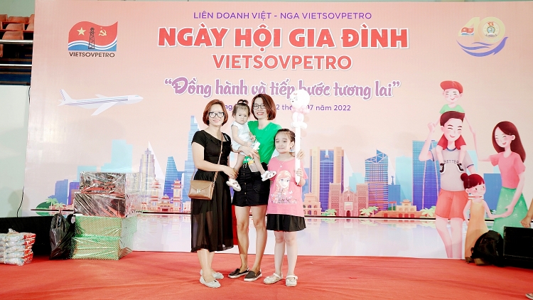 Ngày hội gia đình Vietsovpetro 2022: “Đồng hành và tiếp bước tương lai” Ngày hội gia đình Vietsovpetro 2022: “Đồng hành và tiếp bước tương lai”