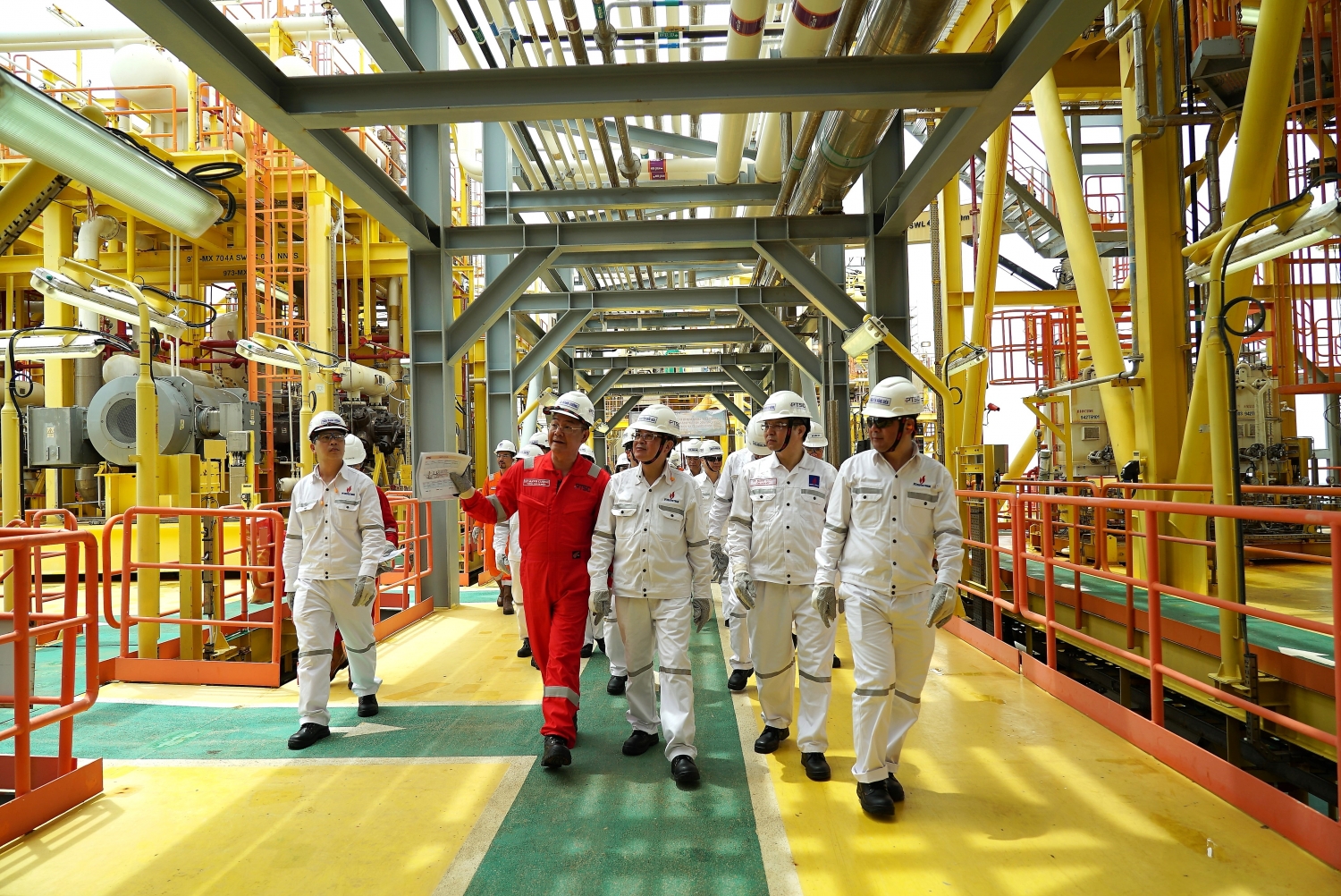 Phó Chủ tịch Quốc hội Nguyễn Đức Hải làm việc, thăm hỏi, động viên người lao động dầu khí tại mỏ Thăng Long - Đông Đô”