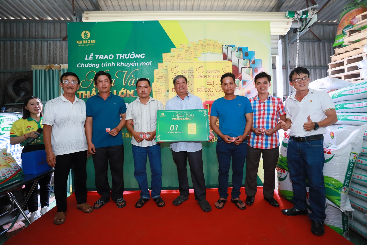 Hạnh phúc ngập tràn với 
