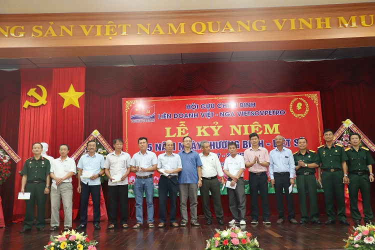 Vietsovpetro tổ chức Lễ kỷ niệm 75 năm ngày Thương binh – Liệt sĩ