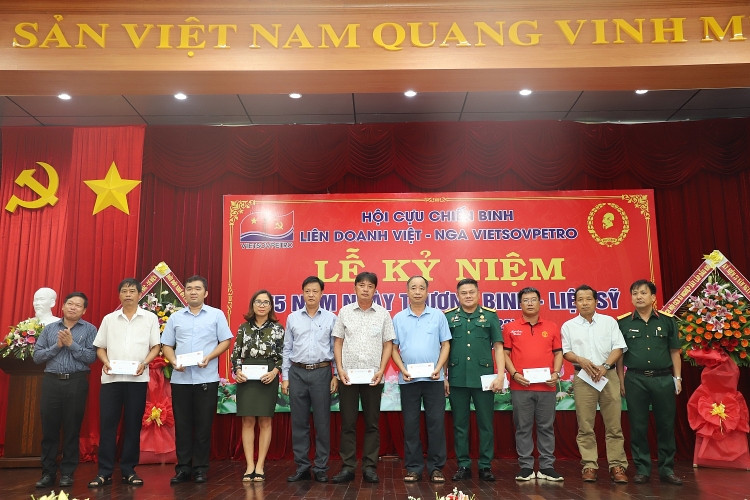 Vietsovpetro tổ chức Lễ kỷ niệm 75 năm ngày Thương binh – Liệt sĩ