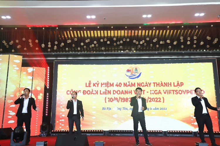 Công đoàn Vietsovpetro long trọng tổ chức Lễ kỷ niệm 40 năm ngày thành lập Công đoàn Vietsovpetro long trọng tổ chức Lễ kỷ niệm 40 năm ngày thành lập