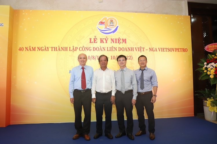 Công đoàn Vietsovpetro long trọng tổ chức Lễ kỷ niệm 40 năm ngày thành lập Công đoàn Vietsovpetro long trọng tổ chức Lễ kỷ niệm 40 năm ngày thành lập