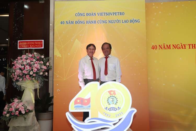 Công đoàn Vietsovpetro long trọng tổ chức Lễ kỷ niệm 40 năm ngày thành lập Công đoàn Vietsovpetro long trọng tổ chức Lễ kỷ niệm 40 năm ngày thành lập