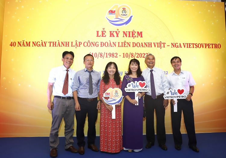 Công đoàn Vietsovpetro long trọng tổ chức Lễ kỷ niệm 40 năm ngày thành lập Công đoàn Vietsovpetro long trọng tổ chức Lễ kỷ niệm 40 năm ngày thành lập