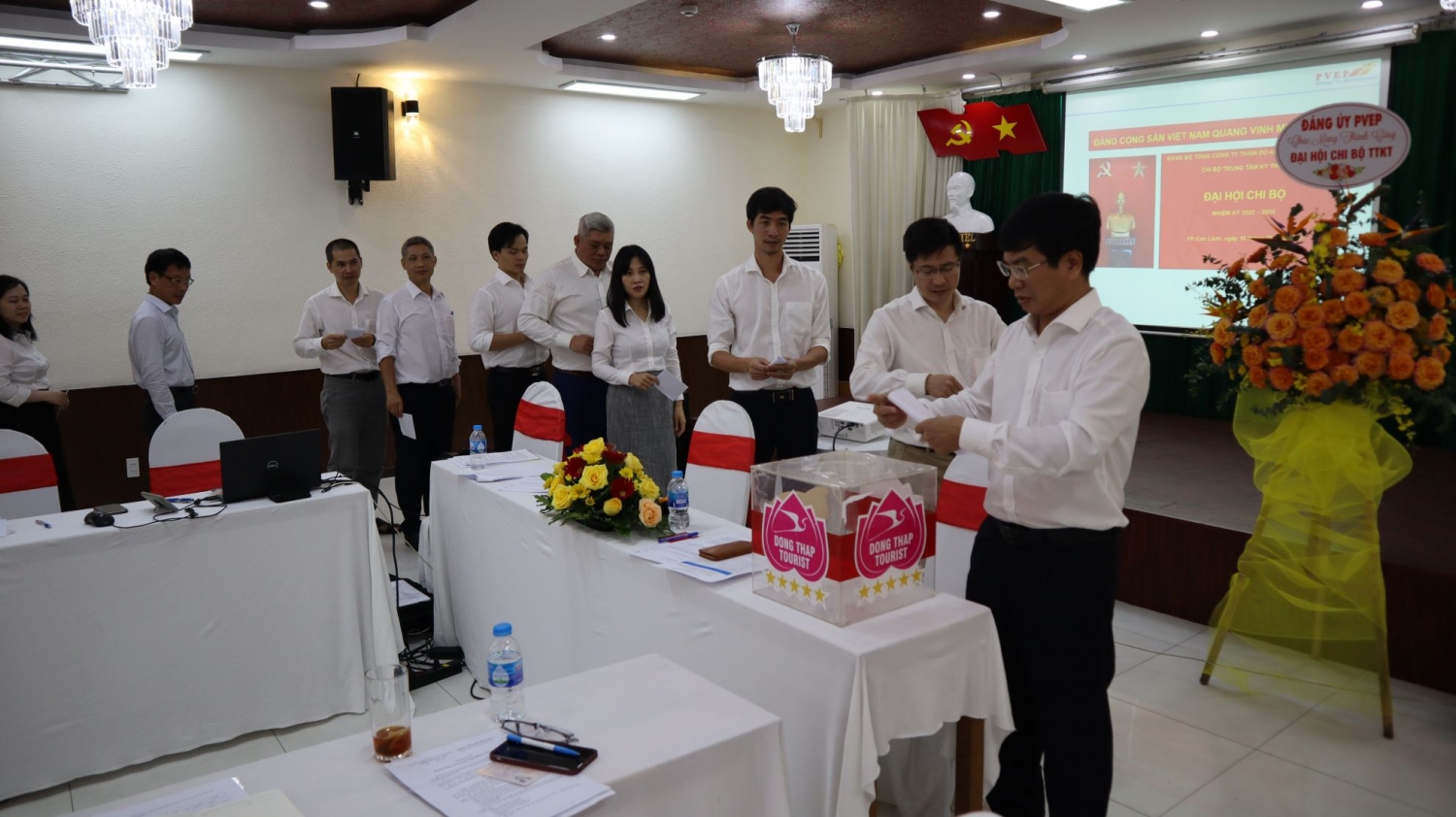 Đại hội Chi bộ Trung tâm Kỹ thuật nhiệm kỳ 2022-2025 Đại hội Chi bộ Trung tâm Kỹ thuật PVEP nhiệm kỳ 2022-2025