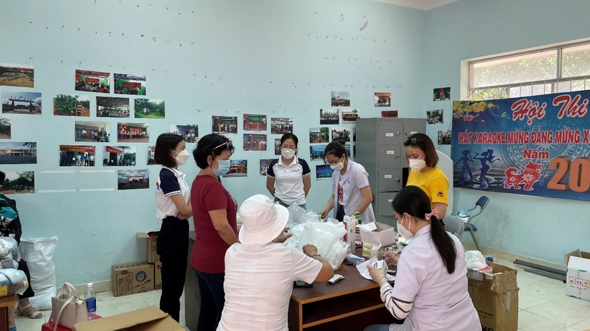 PTSC Phú Mỹ bàn giao nhà nghĩa tình đồng đội, cấp phát thuốc cho người dân