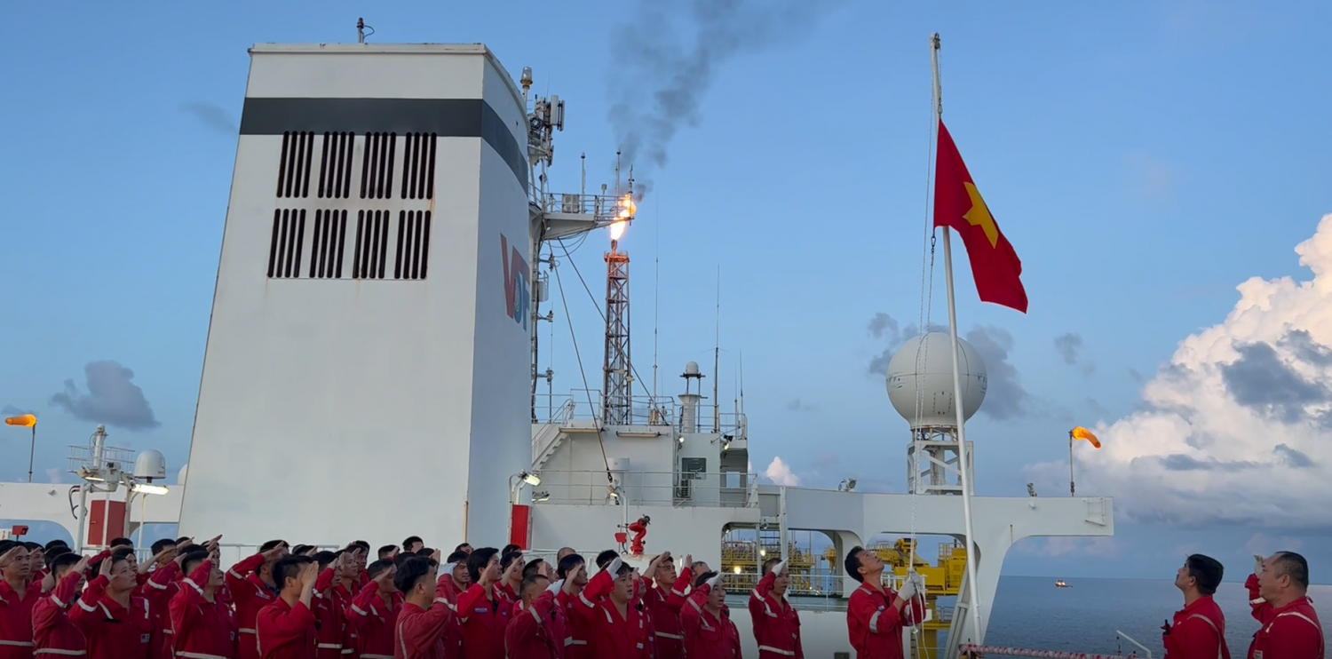 PPS tổ chức Lễ chào cờ mừng ngày Quốc khánh 2/9 trên tàu FPSO Ruby II PPS tổ chức Lễ chào cờ mừng ngày Quốc khánh 2/9 trên tàu FPSO Ruby II