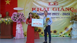 BSR trao học bổng đầu năm học mới