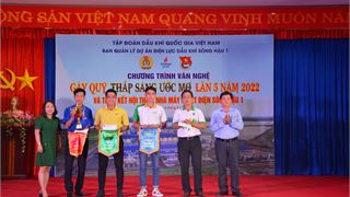 Ban QLDA Sông Hậu 1 trao học bổng “Thắp sáng ước mơ”