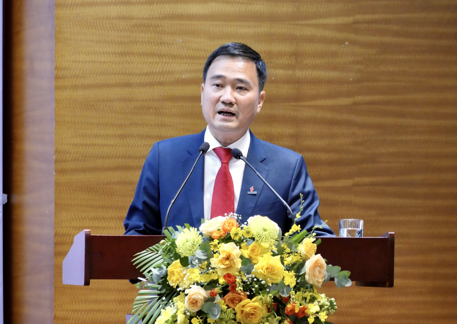 Ông Vũ Anh Tuấn, Phó chủ tịch Công đoàn dầu khí Việt Nam Ông Vũ Anh Tuấn, Phó chủ tịch Công đoàn dầu khí Việt Nam
