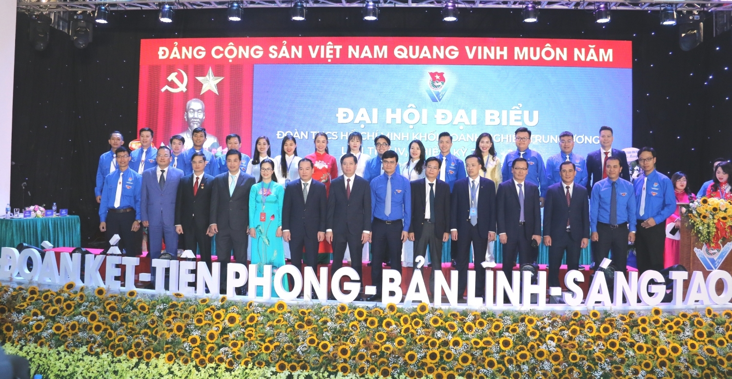 Tuổi trẻ Khối Doanh nghiệp Trung ương: Đoàn kết - Tiên phong - Bản lĩnh - Sáng tạo Tuổi trẻ Khối Doanh nghiệp Trung ương: Đoàn kết - Tiên phong - Bản lĩnh - Sáng tạo