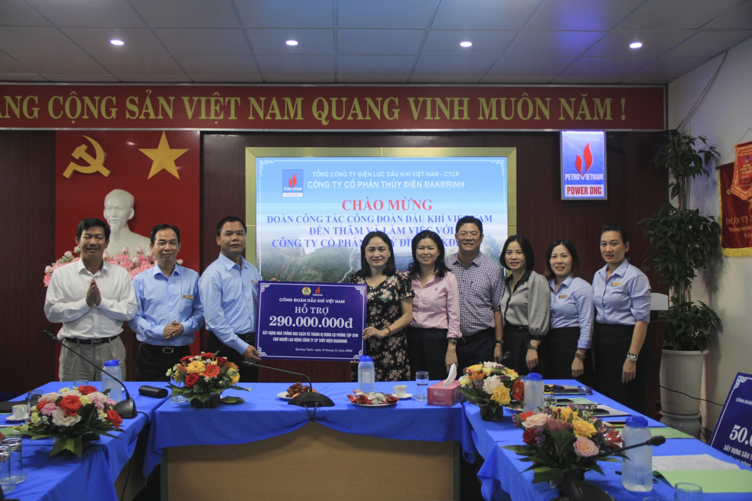 Công đoàn Dầu khí Việt Nam thăm, tặng quà cho người lao động PV Power DHC Công đoàn Dầu khí Việt Nam thăm, tặng quà cho người lao động PV Power DHC