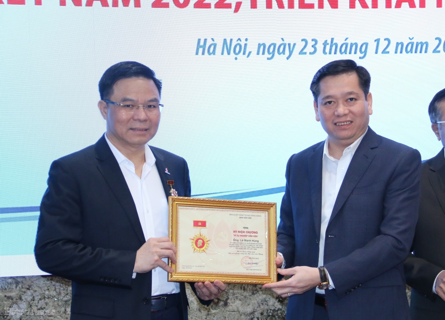 Petrovietnam có đóng góp quan trọng vào ổn định nền kinh tế đất nước Petrovietnam có đóng góp quan trọng vào ổn định nền kinh tế đất nước