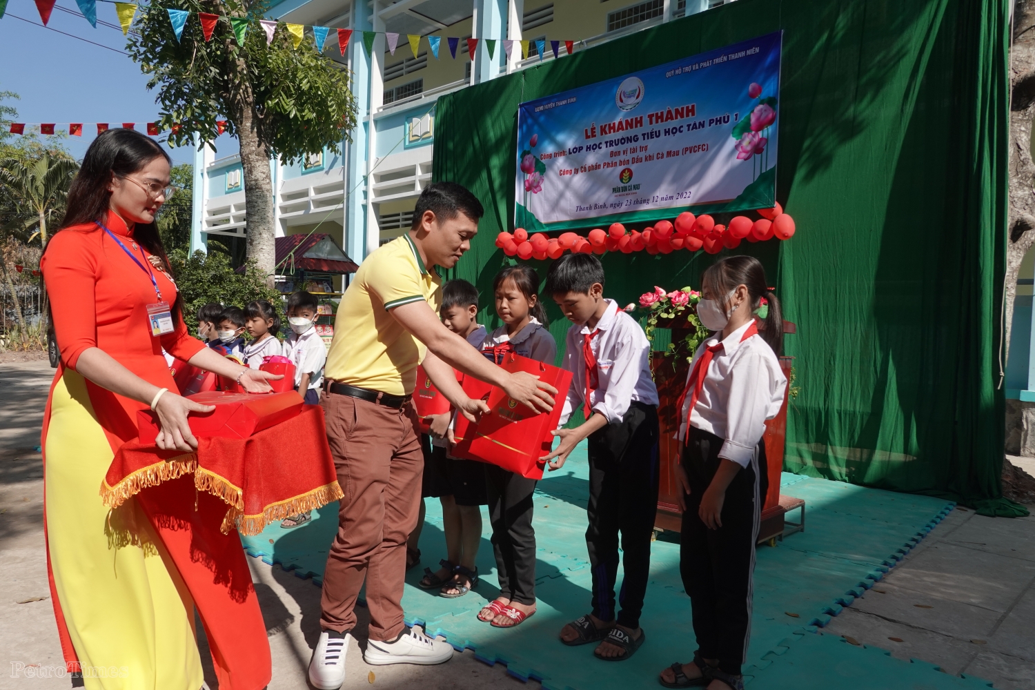 Phân bón Cà Mau khánh thành thêm 06 phòng học mới tại Đồng Tháp Phân bón Cà Mau khánh thành thêm 06 phòng học mới tại Đồng Tháp