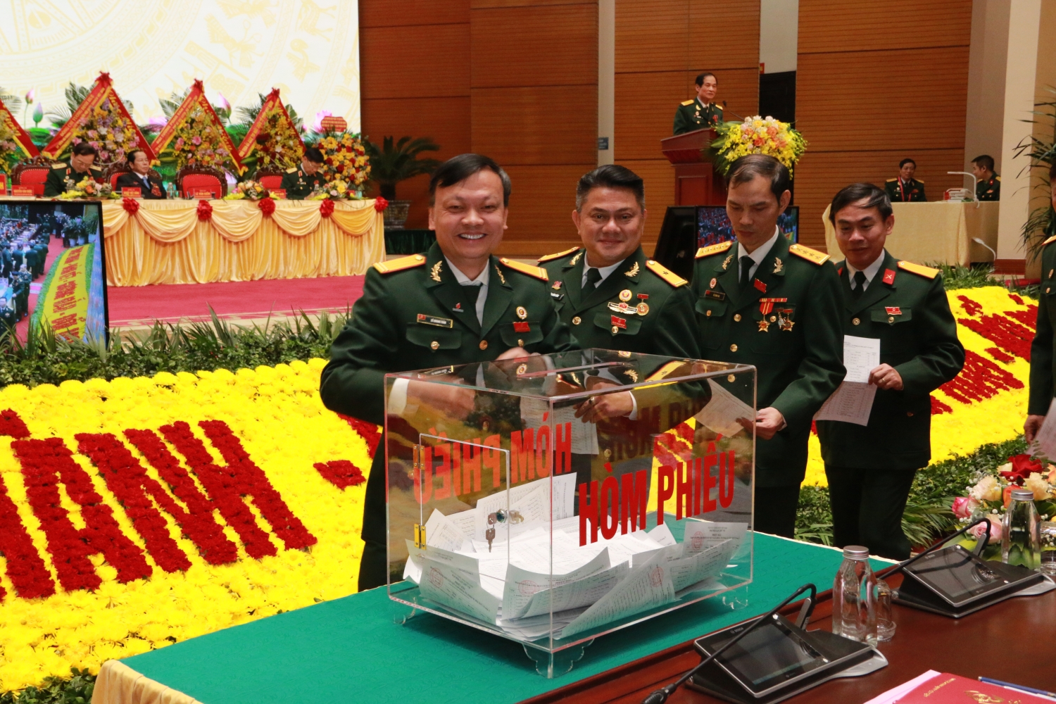 Tiếp tục phát huy truyền thống anh hùng, lịch sử vẻ vang của Hội Cựu chiến binh Việt Nam trong nhiệm kỳ mới Tiếp tục phát huy truyền thống anh hùng, lịch sử vẻ vang của Hội Cựu chiến binh Việt Nam trong nhiệm kỳ mới