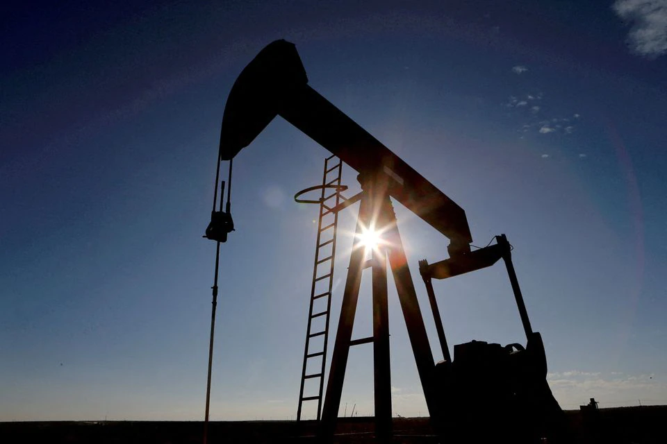 Kết quả khảo sát cho thấy kinh tế suy yếu sẽ ảnh hưởng đến giá dầu trong năm 2023”