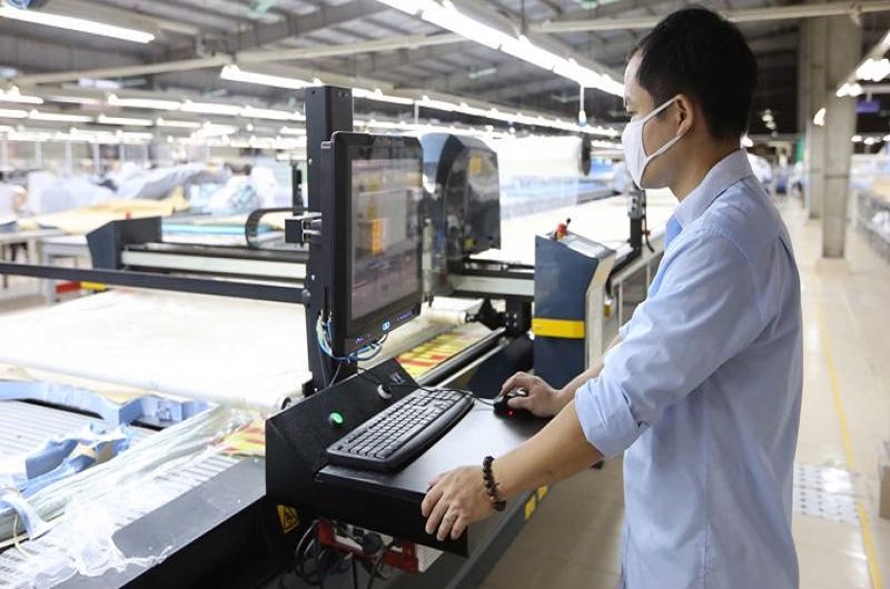 Chuyển đổi số trong doanh nghiệp - Cần hành động cụ thể Để chuyển đổi số đi vào chiều sâu, thực chất, chuyên gia cho rằng, cần có những hành động cụ thể - Ảnh minh họa: KTSG