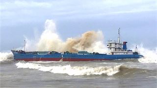 Tàu va đá ngầm gãy đôi, BSR và PTSC Quảng Ngãi sẵn sàng tham gia hỗ trợ ứng phó sự cố tràn dầu