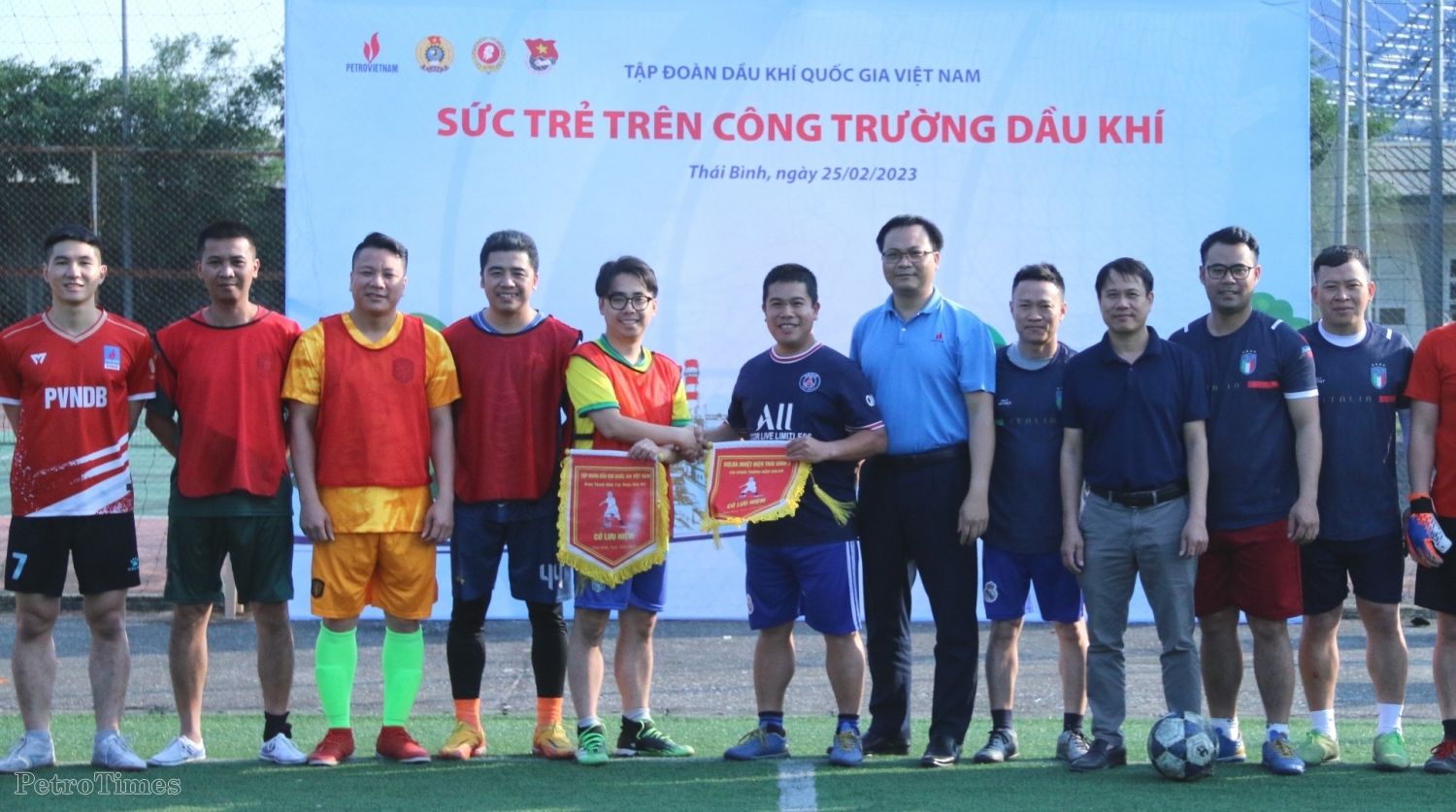 Sôi nổi hoạt động “Sức trẻ trên công trường Dầu khí” Sôi nổi hoạt động “Sức trẻ trên công trường Dầu khí”