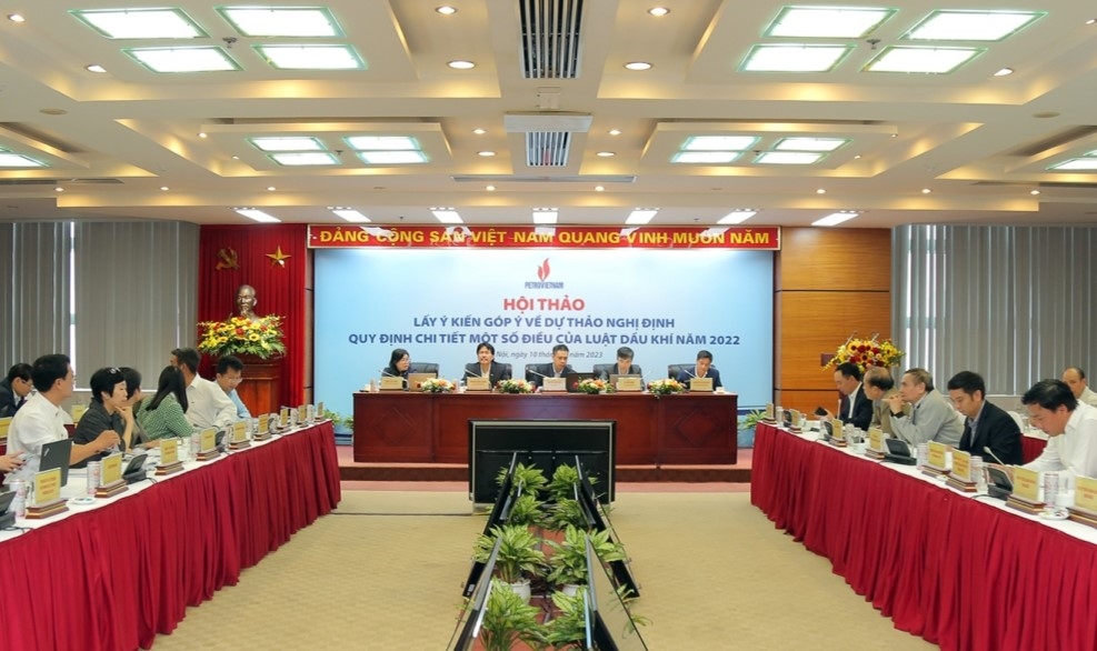 Tập đoàn Dầu khí Việt Nam (Petrovietnam) phối hợp với Vụ Dầu khí và Than (Bộ Công Thương) tổ chức hội thảo lấy ý kiến góp ý về Dự thảo Nghị định quy định chi tiết một số điều của Luật Dầu khí năm 2022.