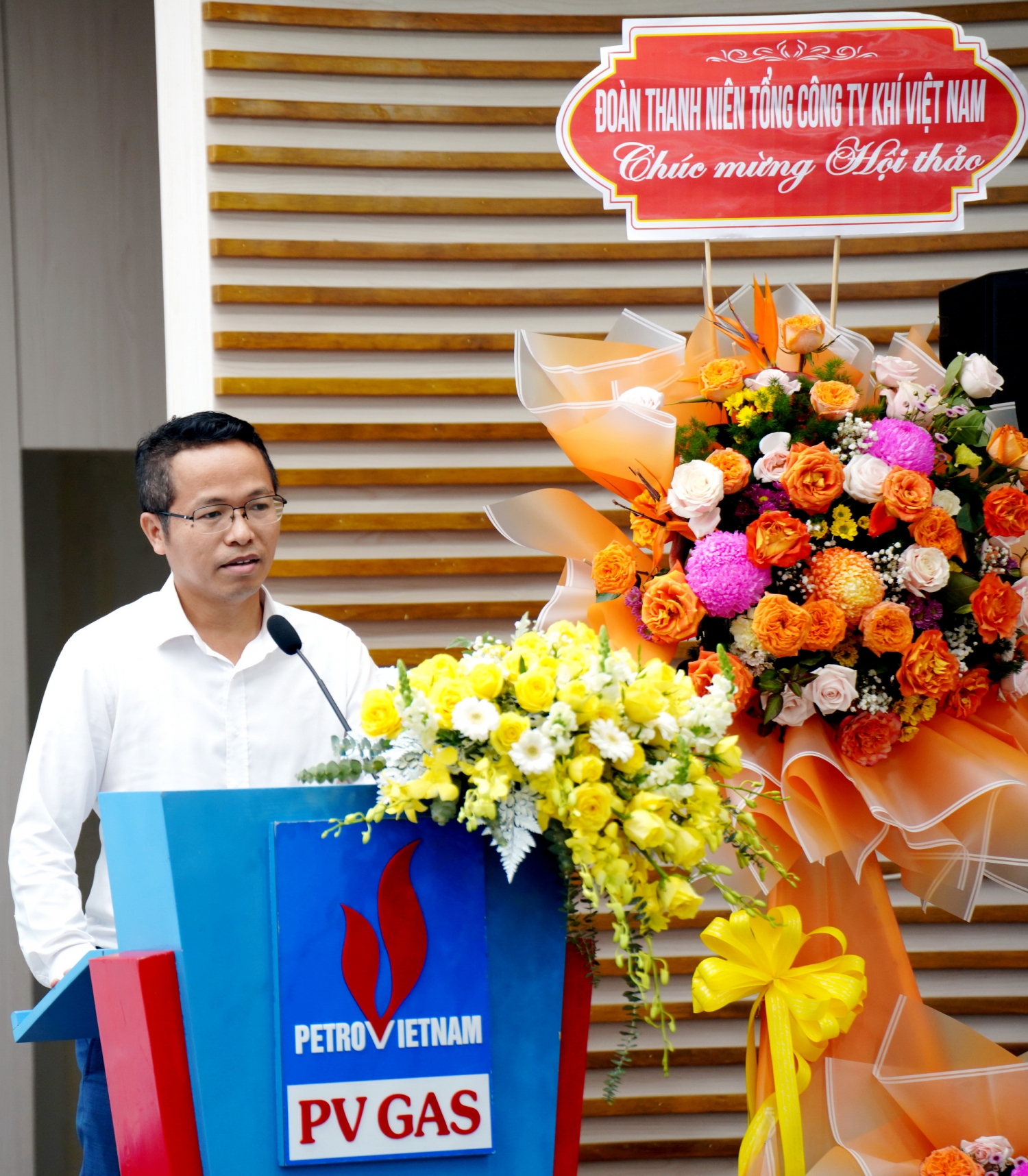 Đồng chí Nguyễn Văn Bé Ba – Bí thư Đảng ủy, Giám đốc KCM đánh giá cao tầm quan trọng và giá trị kiến thức mà Hội thảo mang lại