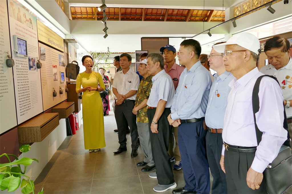 BSR tổ chức chương trình tri ân cố Thủ tướng Võ Văn Kiệt và thực hiện công tác ASXH tại tỉnh Vĩnh Long BSR tổ chức chương trình tri ân cố Thủ tướng Võ Văn Kiệt và thực hiện công tác ASXH tại tỉnh Vĩnh Long