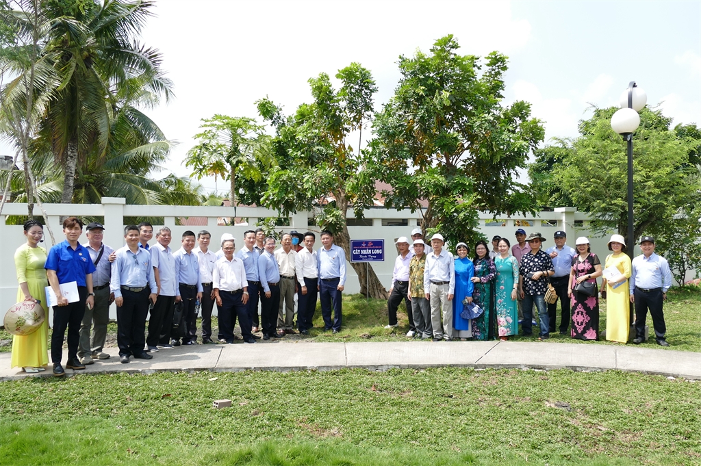 BSR tổ chức chương trình tri ân cố Thủ tướng Võ Văn Kiệt và thực hiện công tác ASXH tại tỉnh Vĩnh Long BSR tổ chức chương trình tri ân cố Thủ tướng Võ Văn Kiệt và thực hiện công tác ASXH tại tỉnh Vĩnh Long