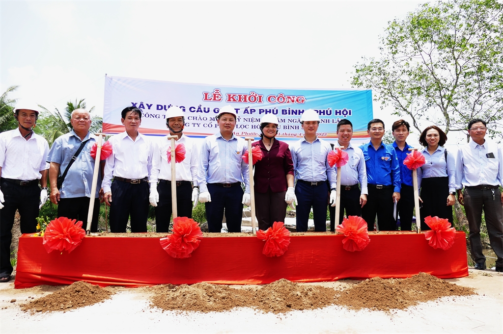 BSR tổ chức chương trình tri ân cố Thủ tướng Võ Văn Kiệt và thực hiện công tác ASXH tại tỉnh Vĩnh Long BSR tổ chức chương trình tri ân cố Thủ tướng Võ Văn Kiệt và thực hiện công tác ASXH tại tỉnh Vĩnh Long