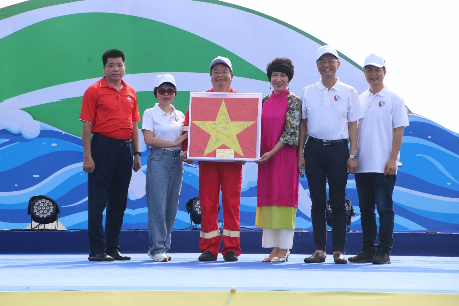 Petrovietnam hưởng ứng Lễ phát động quốc gia Tuần lễ Biển và Hải đảo Việt Nam”
