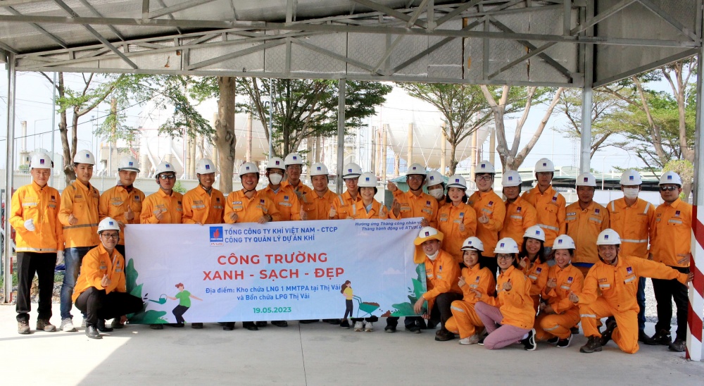 PV GAS PMC triển khai chương trình trồng cây xanh và dọn dẹp rác công trường dự án với mục tiêu “Công trường Xanh - sạch - đẹp” PV GAS PMC triển khai chương trình trồng cây xanh và dọn dẹp rác công trường dự án với mục tiêu “Công trường Xanh - sạch - đẹp”