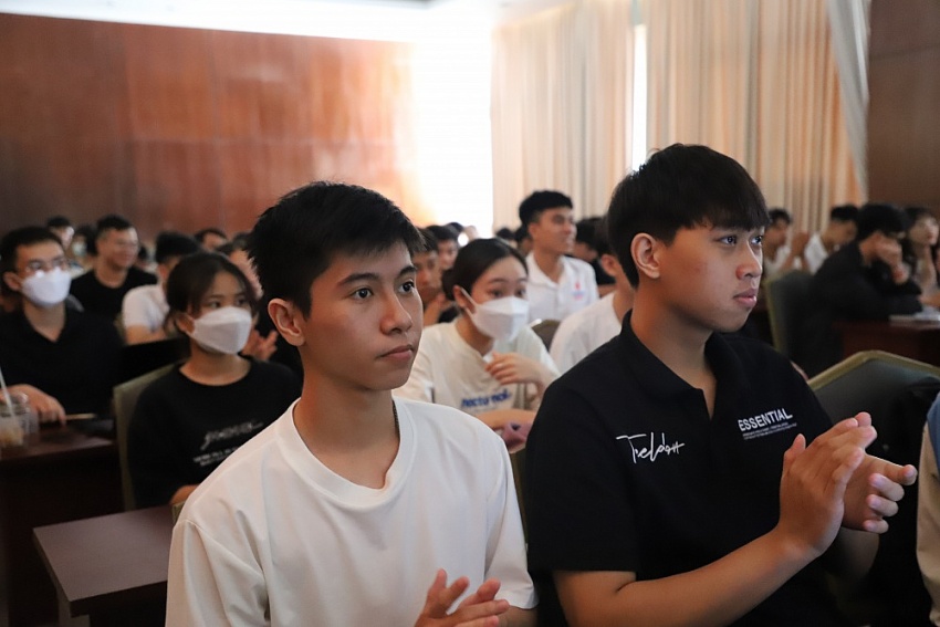 PVU tổ chức nói chuyện chuyên đề với chủ đề “Dầu khí trong kỷ nguyên 4.0”