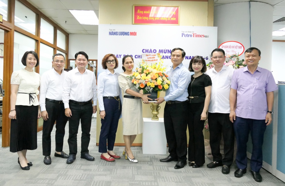 Lãnh đạo các tổ chức chính trị và đơn vị thành viên Petrovietnam chúc mừng Tạp chí Năng lượng Mới/PetroTimes nhân ngày Báo chí cách mạng Việt Nam Lãnh đạo các tổ chức chính trị và đơn vị thành viên Petrovietnam chúc mừng Tạp chí Năng lượng Mới/PetroTimes nhân ngày Báo chí cách mạng Việt Nam