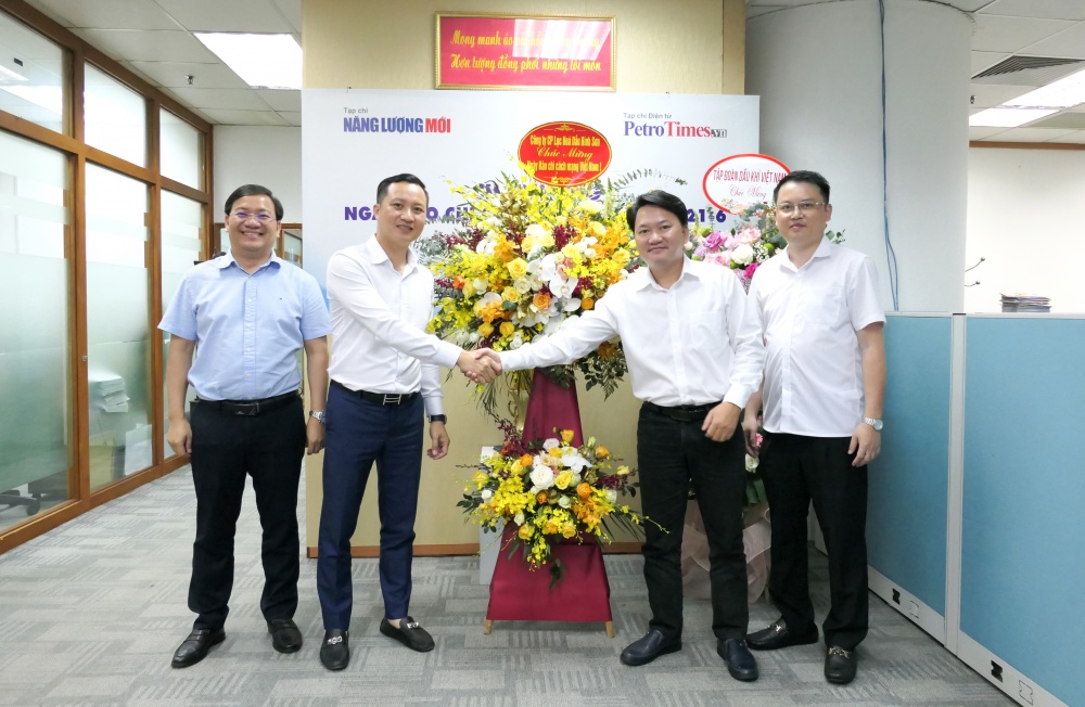 Lãnh đạo các tổ chức chính trị và đơn vị thành viên Petrovietnam chúc mừng Tạp chí Năng lượng Mới/PetroTimes nhân ngày Báo chí cách mạng Việt Nam Lãnh đạo các tổ chức chính trị và đơn vị thành viên Petrovietnam chúc mừng Tạp chí Năng lượng Mới/PetroTimes nhân ngày Báo chí cách mạng Việt Nam