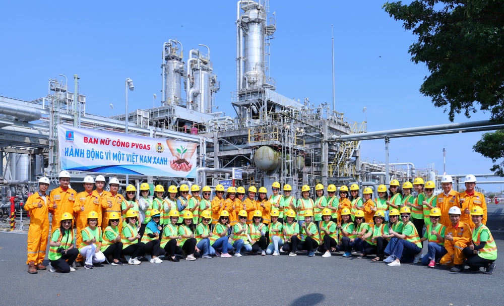Chương trình “Hành động Vì một Việt Nam xanh” của Ban Nữ công PV GAS góp phần phủ xanh công trình khí PV GAS Chương trình “Hành động Vì một Việt Nam xanh” của Ban Nữ công PV GAS góp phần phủ xanh công trình khí PV GAS