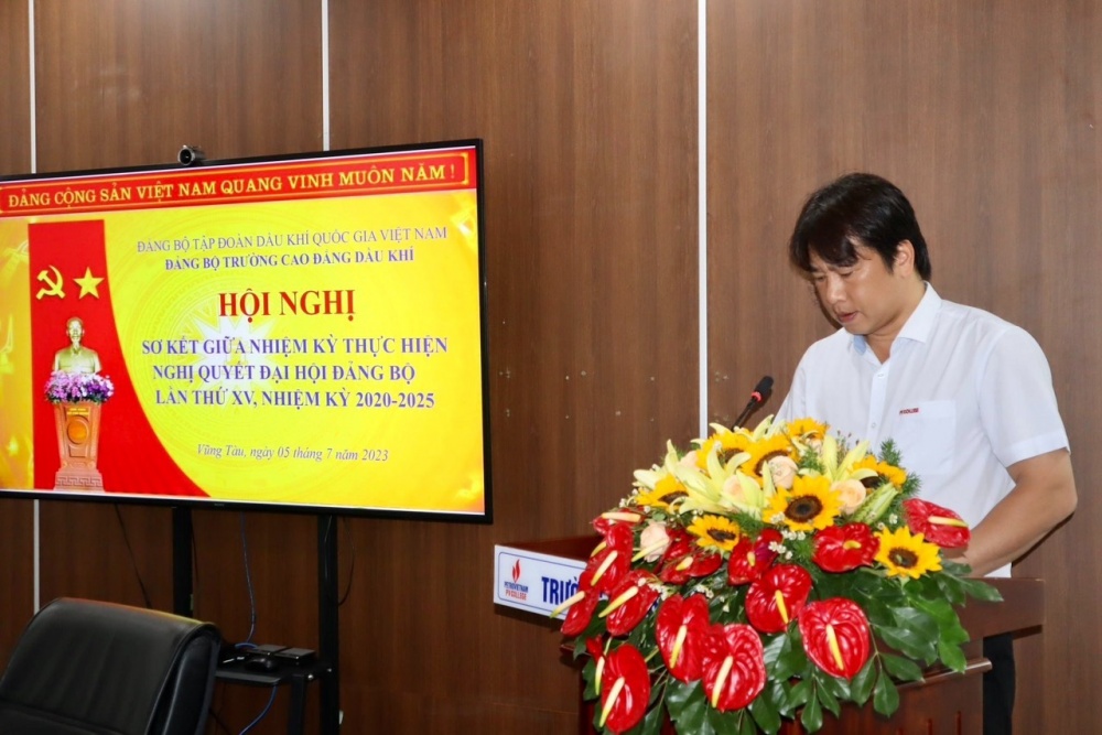Đảng ủy PVCollege sơ kết giữa nhiệm kỳ 2020-2025 Đảng ủy PVCollege sơ kết giữa nhiệm kỳ 2020-2025
