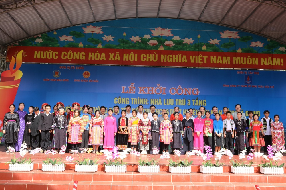 PVEP tài trợ 15 tỷ đồng xây dựng nhà lưu trú cho trường dân tộc nội trú huyện Xín Mần, tỉnh Hà Giang PVEP tài trợ 15 tỷ đồng xây dựng nhà lưu trú cho trường dân tộc nội trú huyện Xín Mần, tỉnh Hà Giang