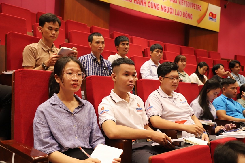 Khai giảng lớp bồi dưỡng nhận thức về Đảng năm 2023 khu vực TP Vũng Tàu Khai giảng lớp bồi dưỡng nhận thức về Đảng năm 2023 khu vực TP Vũng Tàu