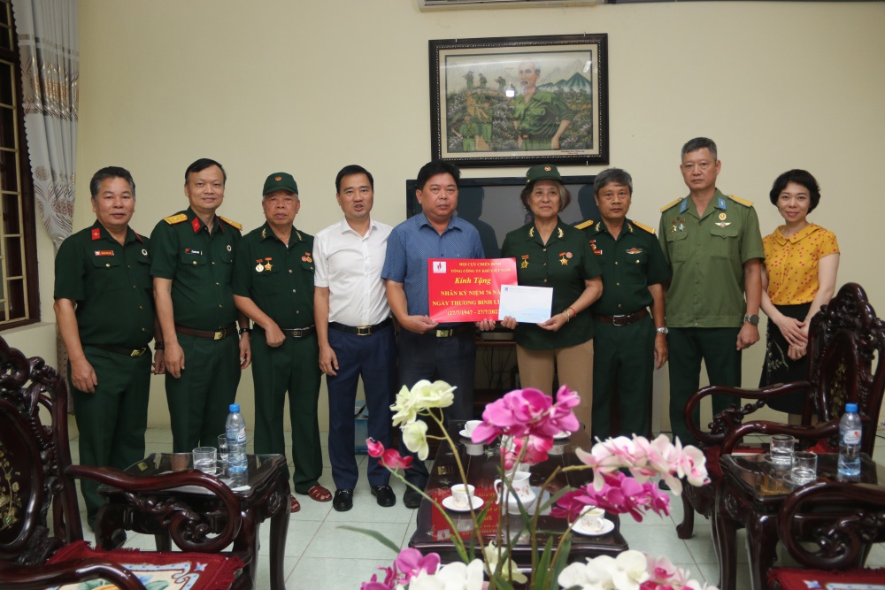 Đoàn công tác Petrovietnam tri ân người có công tại tỉnh Thái Bình và Hà Nam Đoàn công tác Petrovietnam tri ân người có công tại tỉnh Thái Bình và Hà Nam