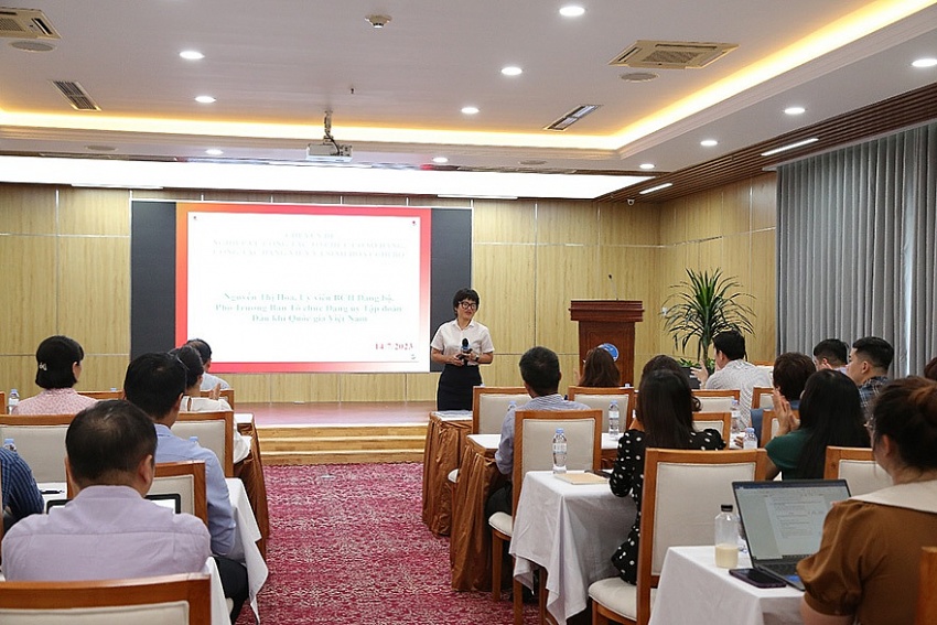 Đảng ủy PVcomBank tập huấn nghiệp vụ tham mưu văn phòng cấp ủy cho hơn 40 Đảng viên Đảng ủy PVcomBank tập huấn nghiệp vụ tham mưu văn phòng cấp ủy cho hơn 40 đảng viên