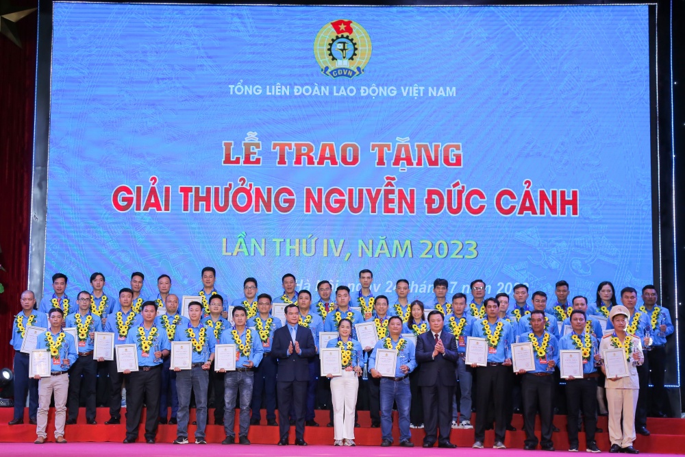 5 người lao động Dầu khí tiêu biểu nhận Giải thưởng Nguyễn Đức Cảnh lần thứ IV”