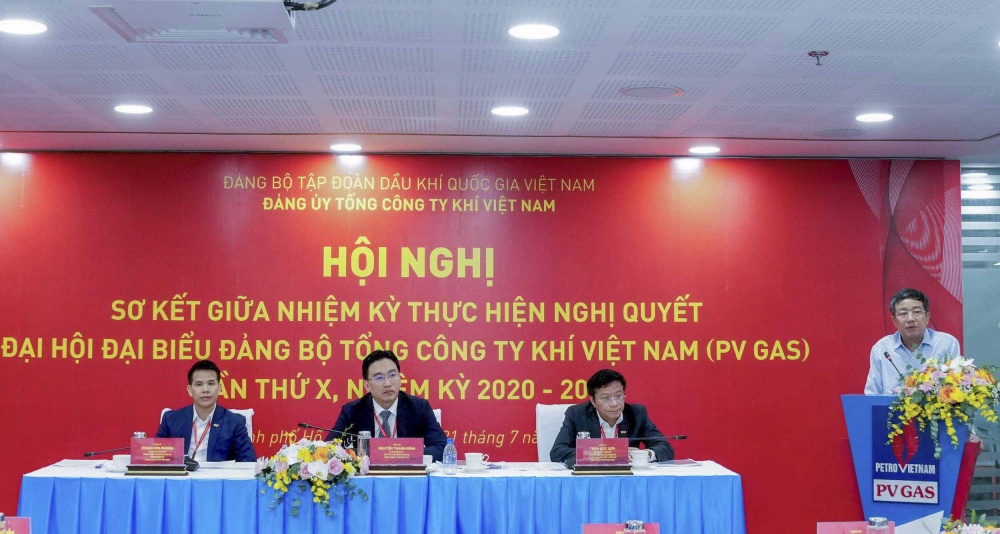 Đồng chí Phạm Xuân Cảnh - Phó Bí thư Thường trực Đảng ủy, Thành viên Hội đồng thành viên Tập đoàn phát biểu chỉ đạo Hội nghị Đồng chí Phạm Xuân Cảnh - Phó Bí thư Thường trực Đảng ủy, Thành viên Hội đồng thành viên Tập đoàn phát biểu chỉ đạo Hội nghị