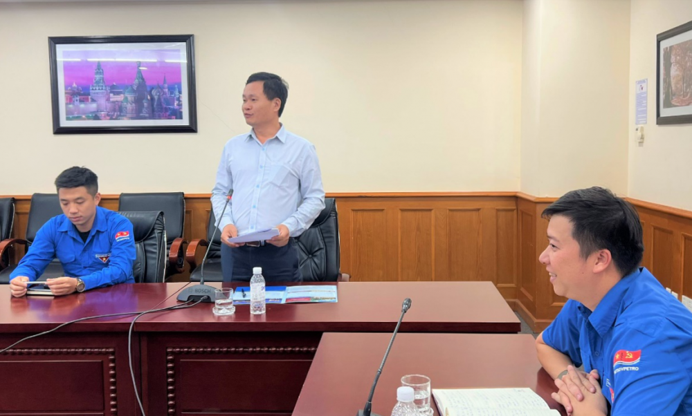Nguyễn Đăng Khoa, Chánh Văn phòng Đảng ủy phát biểu chỉ đạo tại hội nghị Nguyễn Đăng Khoa, Chánh Văn phòng Đảng ủy phát biểu chỉ đạo tại hội nghị