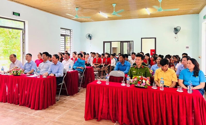 Công đoàn Vietsovpetro trao tặng nhà ăn và bếp nấu ăn trường học tại Nghệ An Công đoàn Vietsovpetro trao tặng nhà ăn và bếp nấu ăn trường học tại Nghệ An