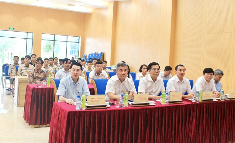Tổng kết phong trào thanh niên thi đua trên công trường Nhà máy Nhiệt điện Thái Bình 2 Phong trào thanh niên thi đua trên công trường góp phần làm hồi sinh NMNĐ Thái Bình 2