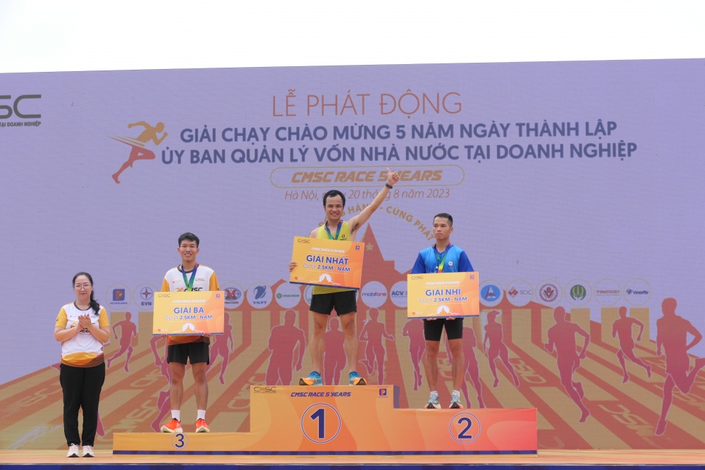 Vận động viên Vương Ngọc Trìu - Công ty Cổ phần Phân bón Dầu khí Cà Mau (PVCFC) đạt giải Nhất nội dung 2,5 km nam.