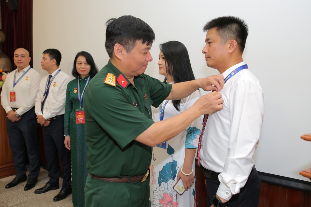 Đoàn đại biểu Công đoàn Dầu khí Việt Nam vào Lăng viếng Chủ tịch Hồ Chí Minh Đoàn đại biểu Công đoàn Dầu khí Việt Nam vào Lăng viếng Chủ tịch Hồ Chí Minh