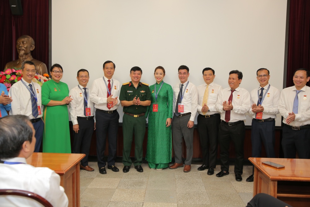 Đoàn đại biểu Công đoàn Dầu khí Việt Nam vào Lăng viếng Chủ tịch Hồ Chí Minh Đoàn đại biểu Công đoàn Dầu khí Việt Nam vào Lăng viếng Chủ tịch Hồ Chí Minh