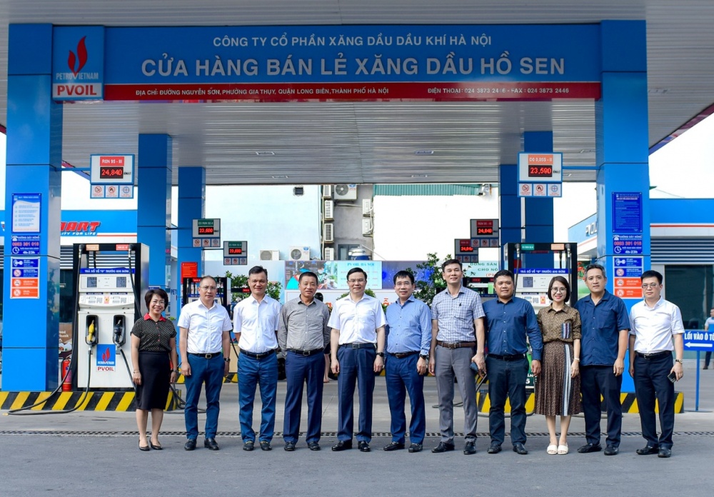 Tổng Giám đốc Petrovietnam Lê Mạnh Hùng khảo sát thực tế, thúc đẩy dịch chuyển mô hình kinh doanh trong hệ thống phân phối của PVOIL