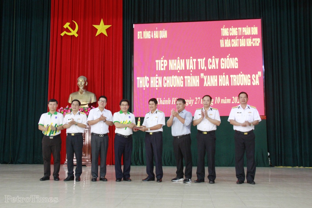 PVFCCo bàn giao vật tư và 100.000 cây xanh góp phần PVFCCo bàn giao vật tư và 100.000 cây xanh góp phần